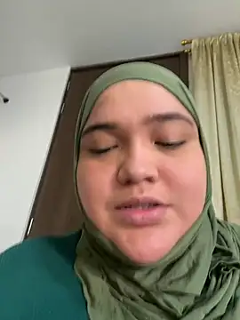 sweetmuslim01 online show from July 6, 2026, 10:34 pm