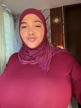 sweetmuslim01 online show from April 14, 2026, 10:37 pm