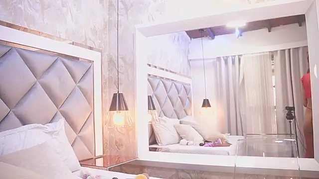 crystal gilton online show from February 17, 2026, 7:11 pm