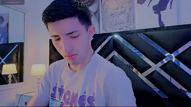 Un Sluttyy online show from April 9, 2026, 11:27 am