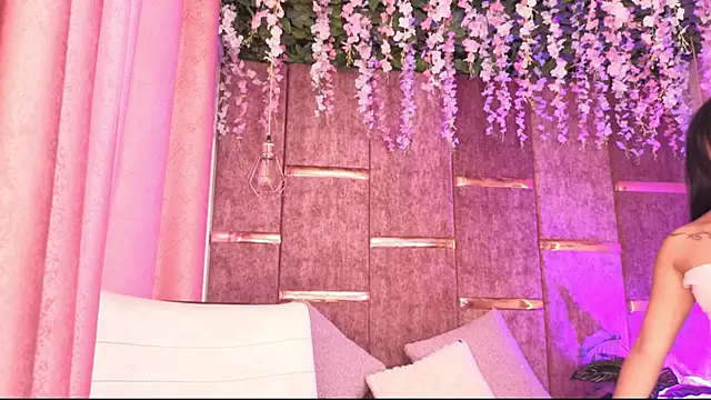 AuroraLanee  online show from November 26, 2025, 7:36 pm