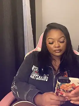 Fxncymuse online show from April 23, 2026, 12:11 pm