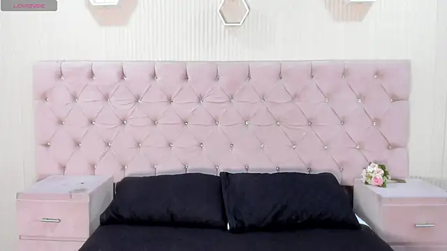 Snapshot of ZarinaWynne chatting on July 2, 2026, 1:39 pm ZarinaWynne online show from July 2, 2026, 1:39 pm