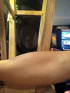 themorenofit08 online show from March 12, 2026, 11:42 pm