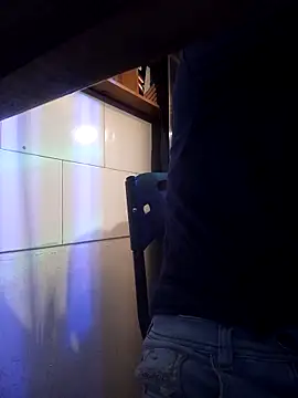 Snapshot of themorenofit08 chatting on December 5, 2025, 12:43 am themorenofit08 online show from December 5, 2025, 12:43 am