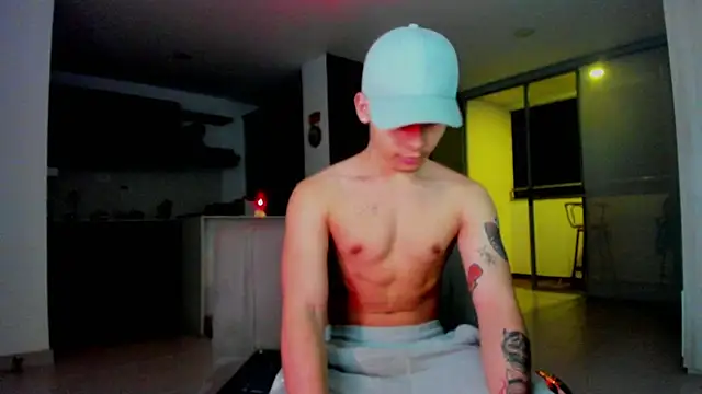 Snapshot of Zeus_Jeff chatting on December 20, 2025, 3:31 am Zeus Jeff online show from December 20, 2025, 3:31 am