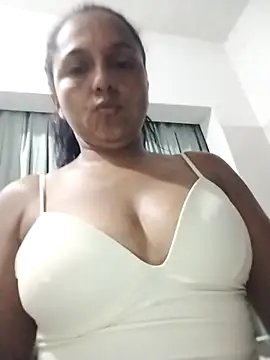  Lizeth  online show from March 28, 2026, 4:57 am