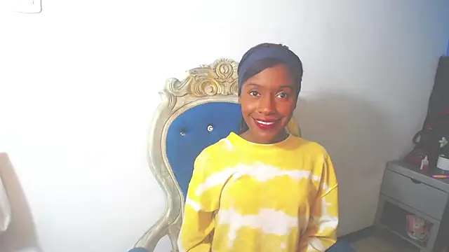 Aliis Love online show from November 27, 2025, 4:46 am