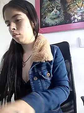 emilygrooe online show from March 4, 2026, 3:53 pm