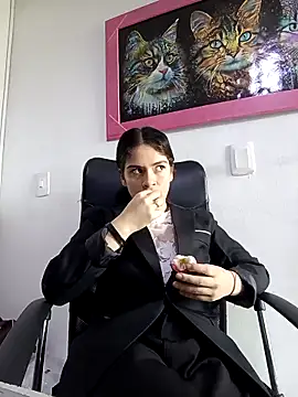 emilygrooe online show from February 26, 2026, 7:14 pm