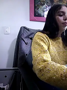 emilygrooe online show from February 17, 2026, 8:39 pm