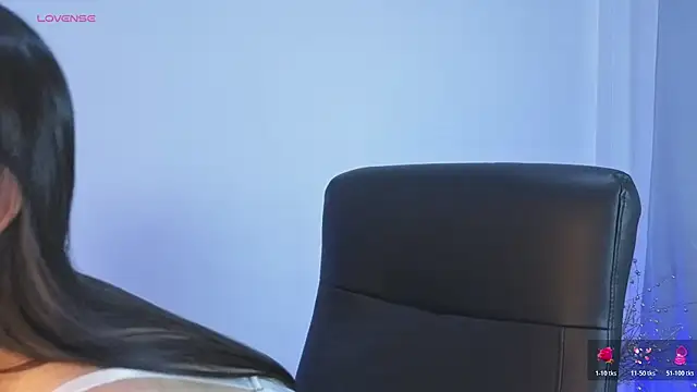 MissEmma   online show from November 18, 2025, 11:15 pm