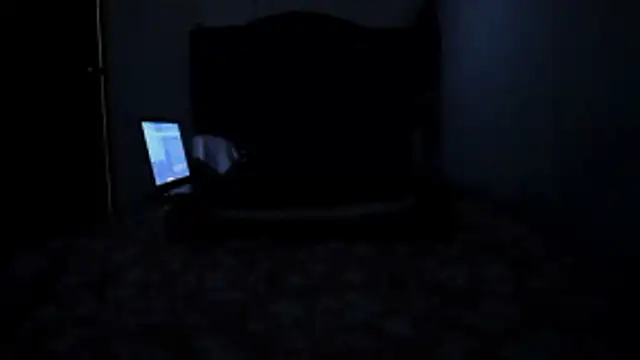 quenn-squirtanal online show from April 2, 2026, 11:22 pm