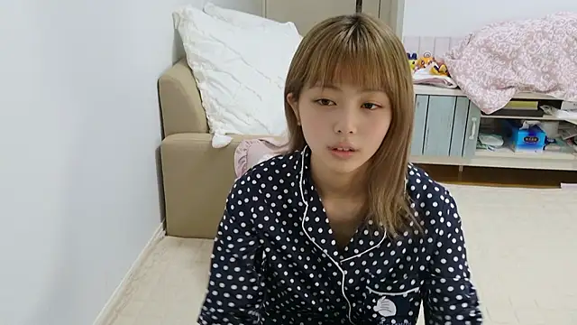  sizuku new online show from November 14, 2025, 10:35 pm