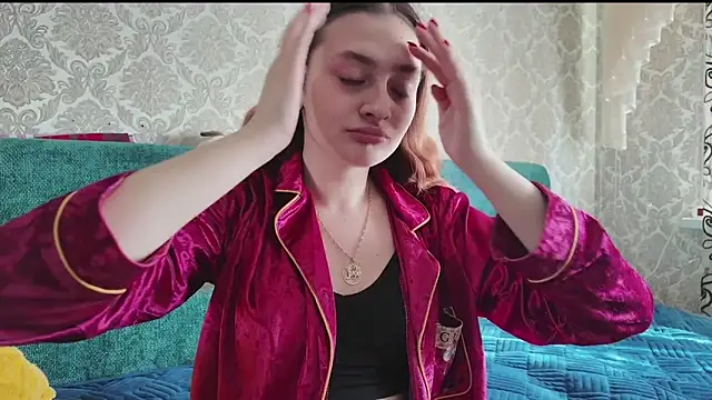 SweetLiaison online show from March 10, 2026, 7:23 am