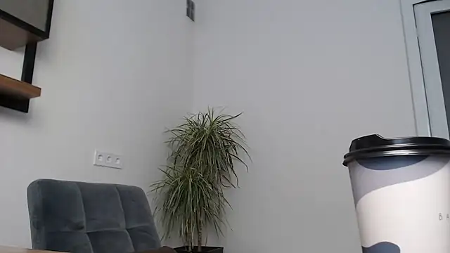 Snapshot of Veronichkaaa chatting on February 12, 2026, 8:14 am Veronichkaaa online show from February 12, 2026, 8:14 am