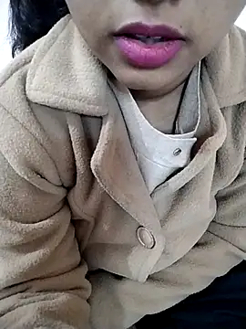 Sexy Divya   online show from December 20, 2025, 5:54 am