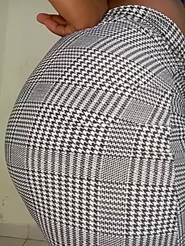 nchabo22 online show from November 23, 2025, 8:02 am