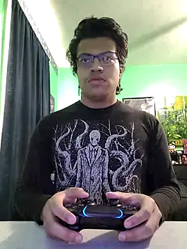 Snapshot of Crypticfreak50 chatting on November 7, 2025, 4:22 pm Crypticfreak50 online show from November 7, 2025, 4:22 pm