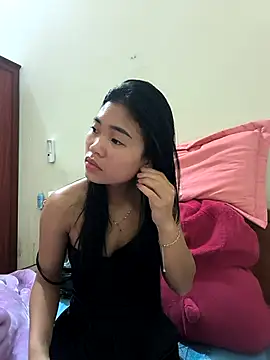 Lynly k2 online show from March 14, 2026, 12:27 am