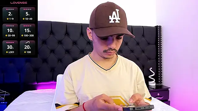 NicoKingg  online show from January 14, 2026, 2:42 pm