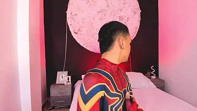 NicoKingg  online show from November 19, 2025, 4:34 am