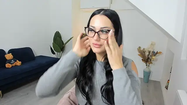 AnyaEvy online show from February 12, 2026, 4:12 am