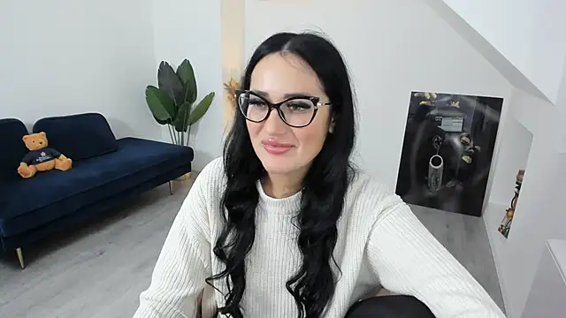 AnyaEvy online show from February 10, 2026, 5:06 am