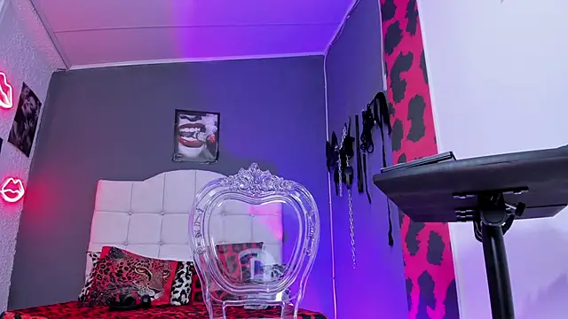 Halley Ravenn online show from November 21, 2025, 10:09 pm