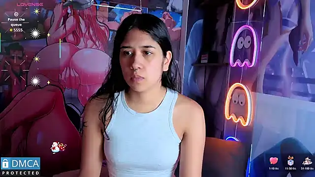 sofia sstonee  online show from January 7, 2026, 11:04 am