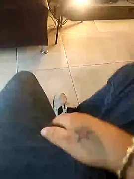 Snapshot of NestedReagent chatting on February 11, 2026, 10:20 pm NestedReagent online show from February 11, 2026, 10:20 pm