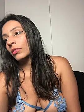 Snapshot of Vianca_Costt chatting on May 15, 2026, 3:04 am Vianca Costt online show from May 15, 2026, 3:04 am