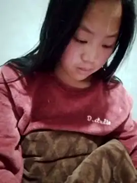 Yumiik2kk online show from December 1, 2025, 8:53 pm