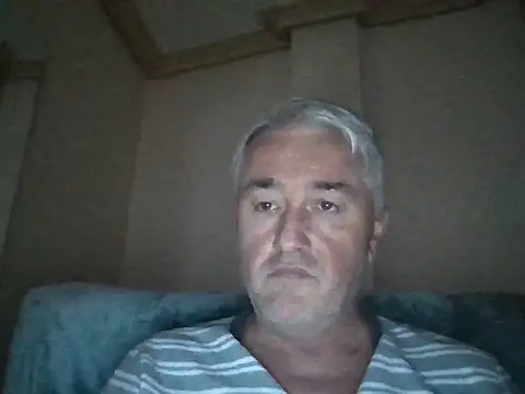 Snapshot of Cumlover5534 chatting on April 2, 2026, 7:37 am Cumlover5534 online show from April 2, 2026, 7:37 am