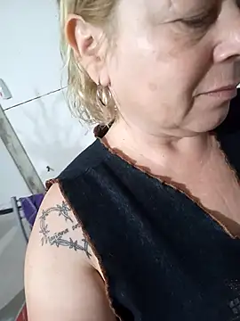 Snapshot of 1milfemma chatting on November 14, 2025, 2:15 am 1milfemma online show from November 14, 2025, 2:15 am