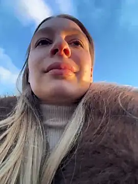 SashaCatt online show from December 22, 2025, 11:32 am