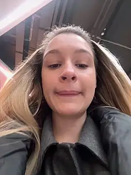 SashaCatt online show from December 19, 2025, 12:07 pm