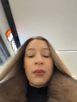 SashaCatt online show from November 30, 2025, 7:31 am