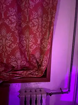 Snapshot of xoxo7799 chatting on December 5, 2025, 5:00 pm xoxo7799 online show from December 5, 2025, 5:00 pm