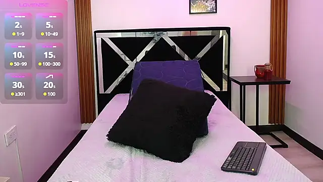 SCARLETT INK  online show from November 13, 2025, 5:44 am