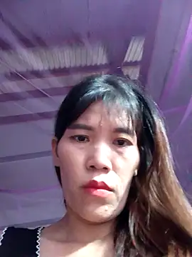 Snapshot of Hini68 chatting on November 11, 2025, 7:36 am Hini68 online show from November 11, 2025, 7:36 am