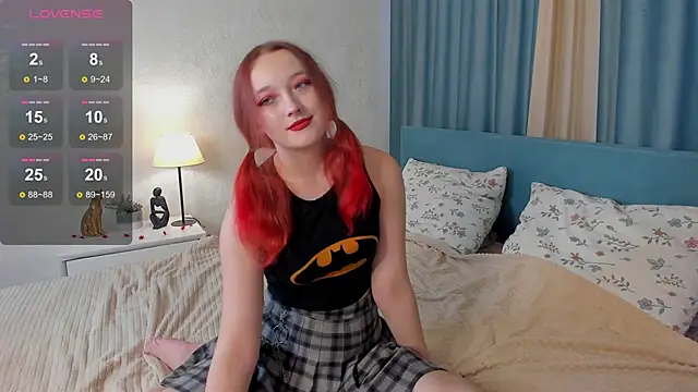 Snapshot of LauraKelley chatting on November 9, 2025, 8:07 am LauraKelley online show from November 9, 2025, 8:07 am