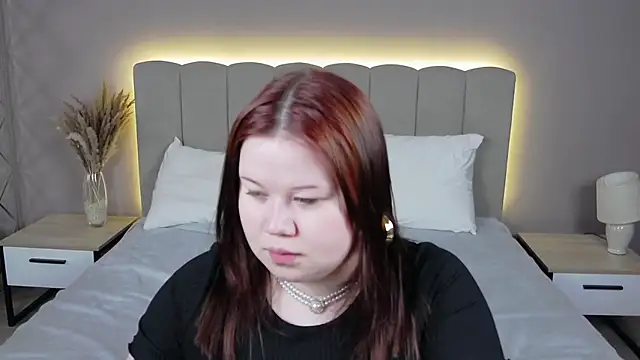 Snapshot of EvaNova_ chatting on April 12, 2026, 10:18 am EvaNova online show from April 12, 2026, 10:18 am