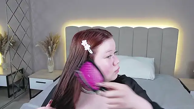 Snapshot of EvaNova_ chatting on April 3, 2026, 11:27 am EvaNova online show from April 3, 2026, 11:27 am