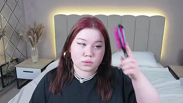 Snapshot of EvaNova_ chatting on April 1, 2026, 1:41 pm EvaNova online show from April 1, 2026, 1:41 pm