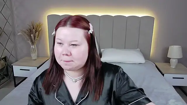 Snapshot of EvaNova_ chatting on April 5, 2026, 10:00 am EvaNova online show from April 5, 2026, 10:00 am