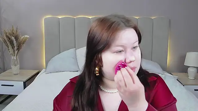 Snapshot of EvaNova_ chatting on March 8, 2026, 9:34 am EvaNova online show from March 8, 2026, 9:34 am