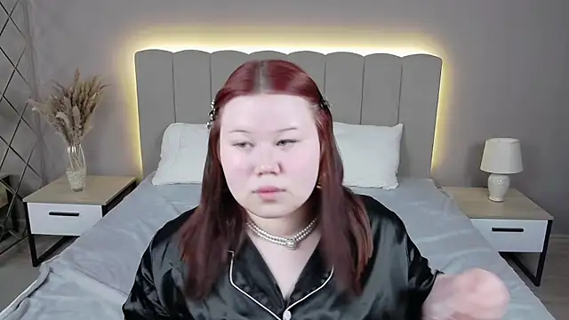 Snapshot of EvaNova_ chatting on April 9, 2026, 10:43 am EvaNova online show from April 9, 2026, 10:43 am