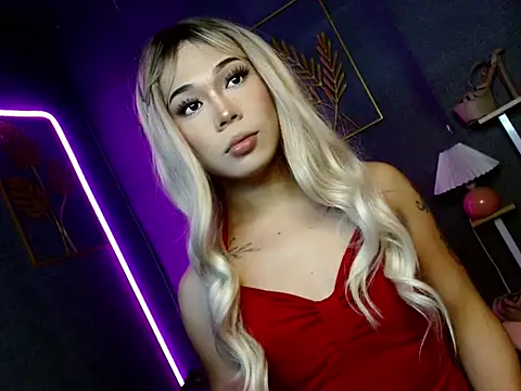 Snapshot of slutty_lauraxxx chatting on February 11, 2026, 10:04 am slutty lauraxxx online show from February 11, 2026, 10:04 am