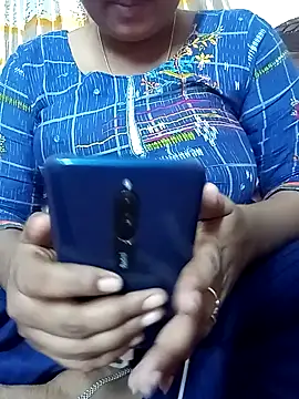 CuteMahi1 online show from November 8, 2025, 4:43 pm